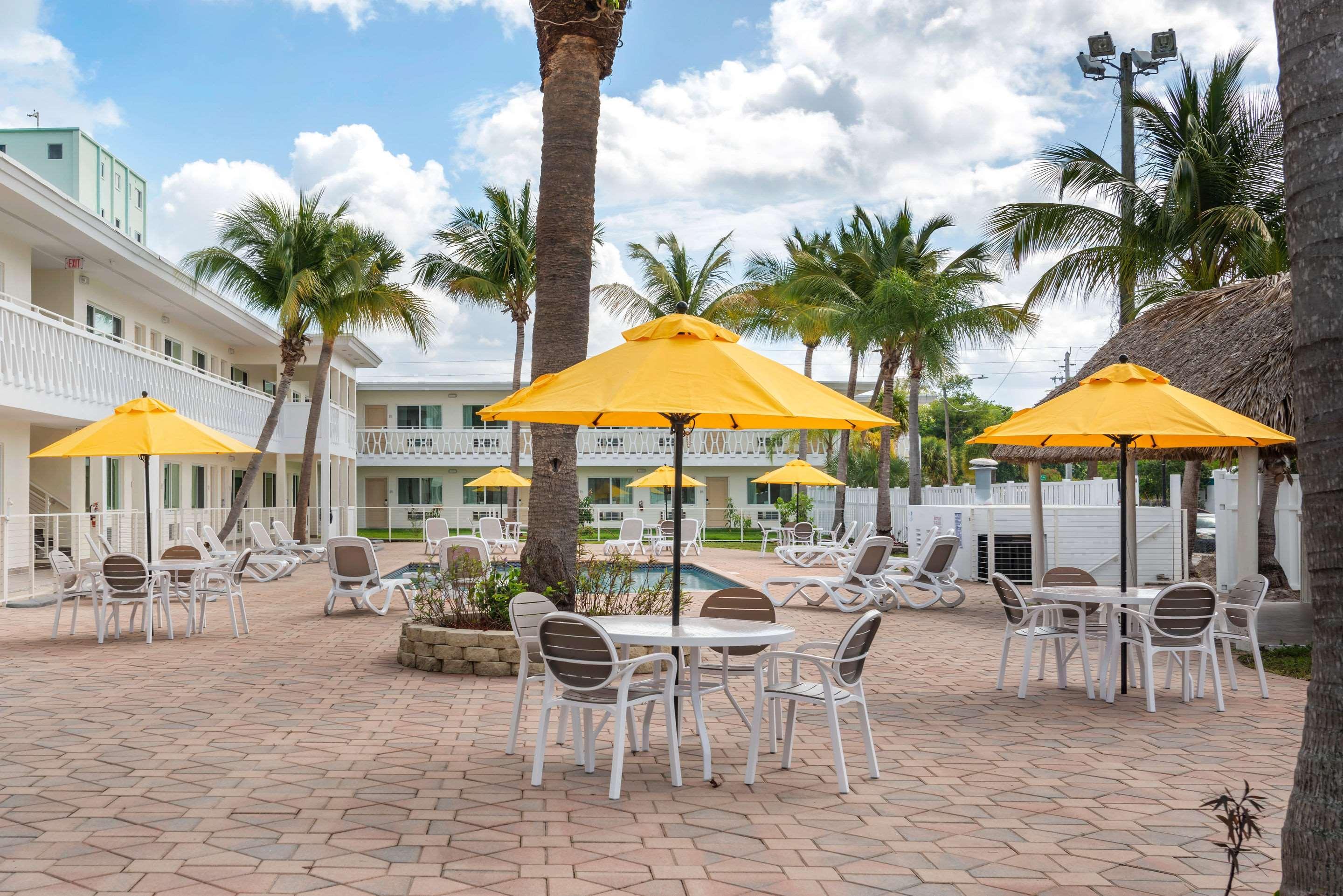 Downtown Hollywood Gardens Inn & Suites Exterior foto