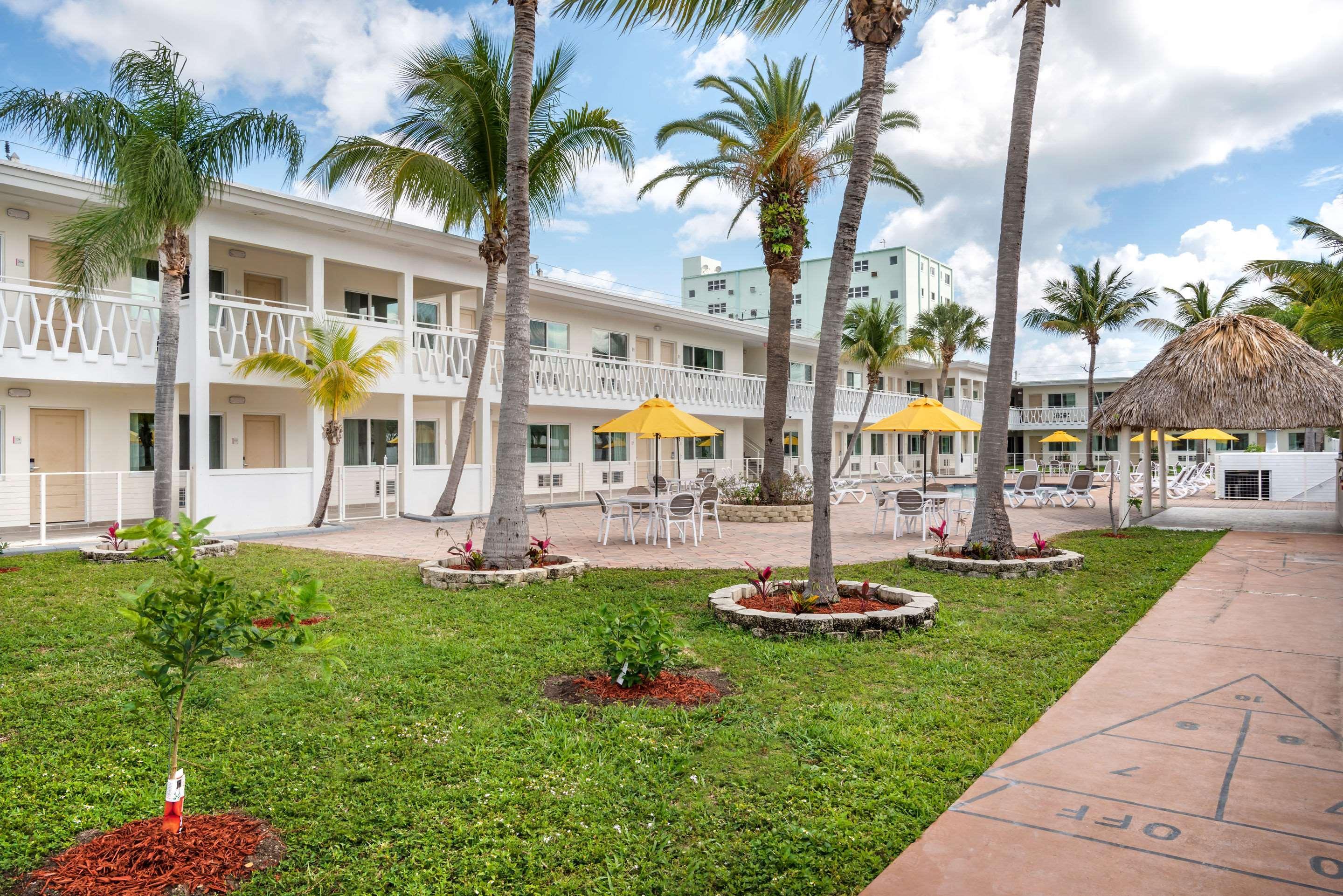 Downtown Hollywood Gardens Inn & Suites Exterior foto