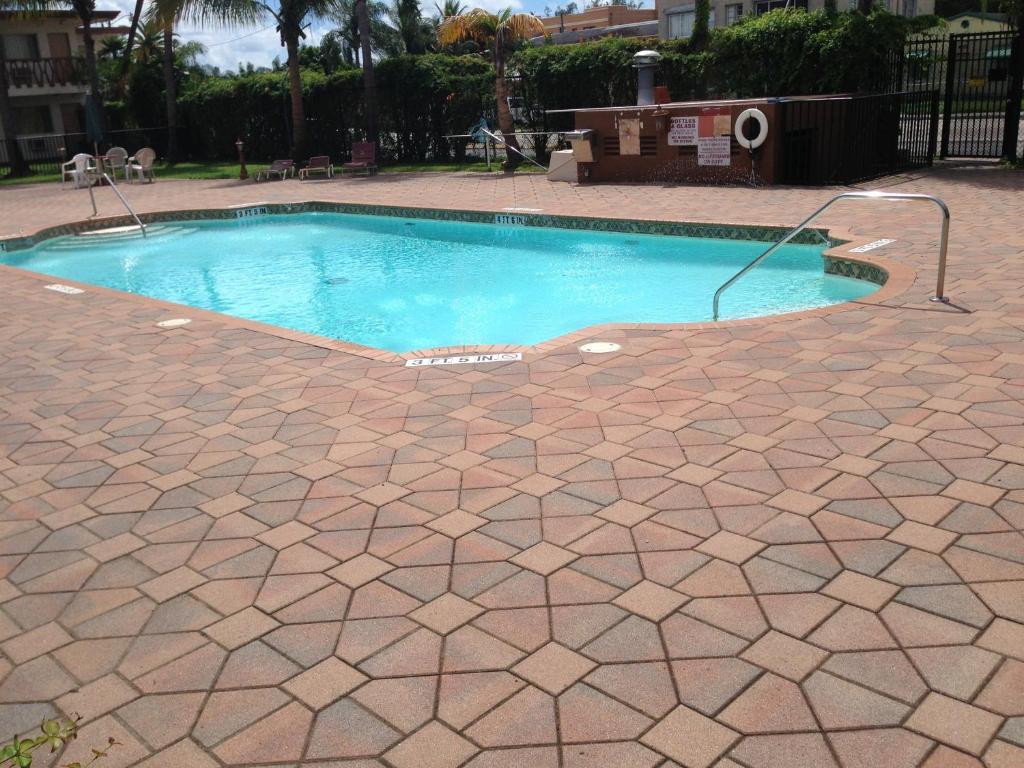 Downtown Hollywood Gardens Inn & Suites Exterior foto