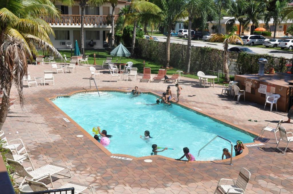 Downtown Hollywood Gardens Inn & Suites Exterior foto
